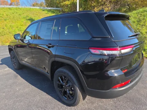 More photos of 2025 Jeep Grand Cherokee Altitude X at Outten Chrysler Dodge Jeep RAM of Hamburg, PA