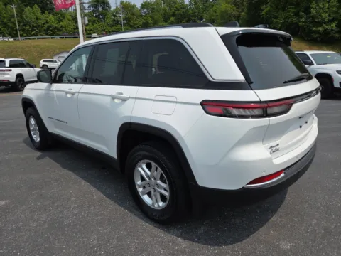 More photos of 2022 Jeep Grand Cherokee Laredo at Outten Chrysler Dodge Jeep RAM of Hamburg, PA