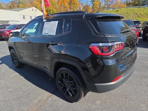More photos of 2022 Jeep Compass Altitude at Outten Chrysler Dodge Jeep RAM of Hamburg, PA