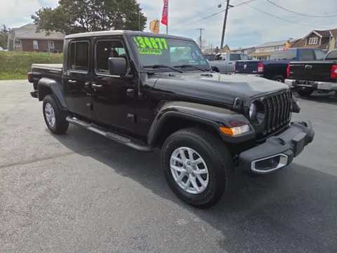 Black 2023 Jeep Gladiator Sport S for sale in Hamburg, PA