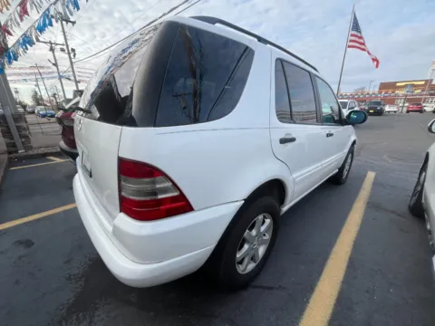 More photos of 1999 MERCEDES-BENZ ML 430 at Jeffrey's Auto Exchange, Inc., IN