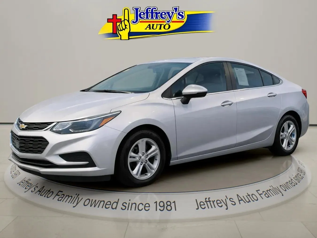Silver 2017 CHEVROLET CRUZE LT for sale in Scottsburg, IN