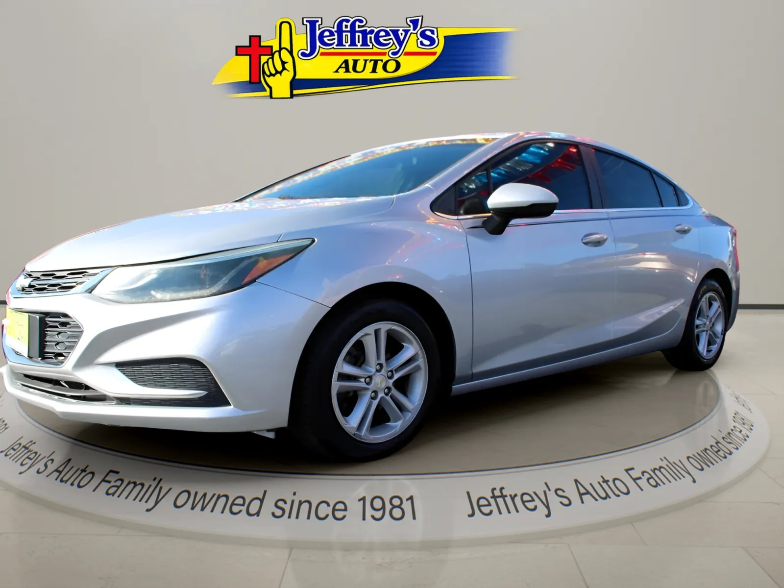 Silver 2017 CHEVROLET CRUZE LT for sale in Scottsburg, IN