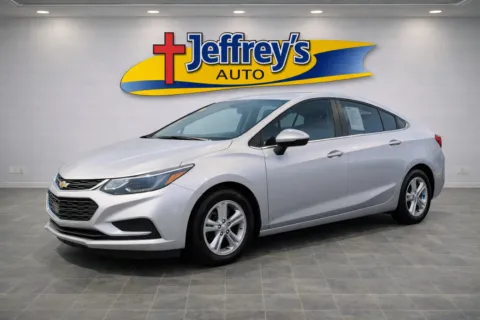 Silver 2017 CHEVROLET CRUZE LT for sale in Scottsburg, IN