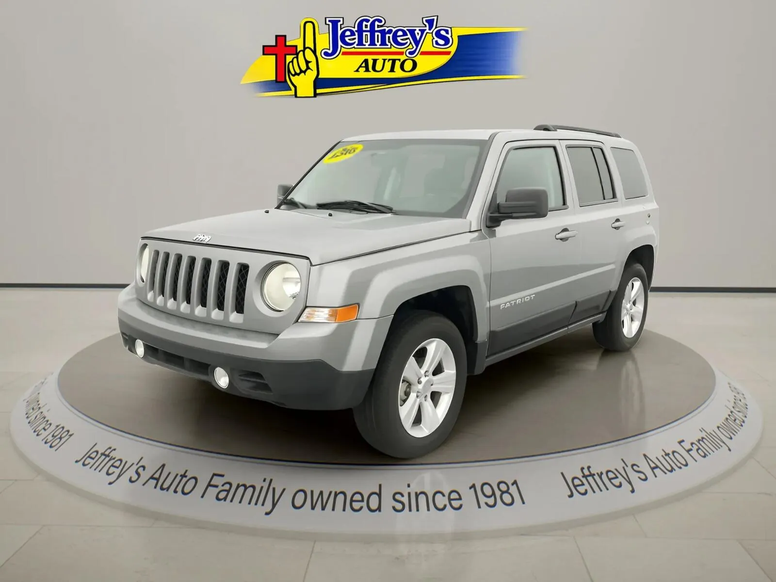 Gray 2011 JEEP PATRIOT LATITUDE X for sale in Scottsburg, IN
