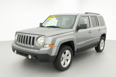 Photos of 2011 JEEP PATRIOT LATITUDE X for sale in Scottsburg, IN at Jeffrey's Auto Exchange, Inc.