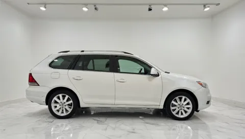 Photos of 2013 VOLKSWAGEN JETTA SPORTWAGEN S PZEV for sale in Scottsburg, IN at Jeffrey's Auto Exchange, Inc.