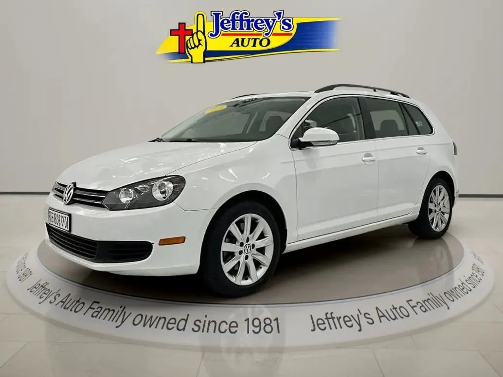 White 2013 VOLKSWAGEN JETTA SPORTWAGEN S PZEV for sale in Scottsburg, IN