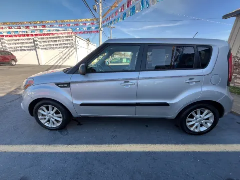 Another view of 2013 KIA SOUL BASE for sale in Scottsburg, IN at Jeffrey's Auto Exchange, Inc.
