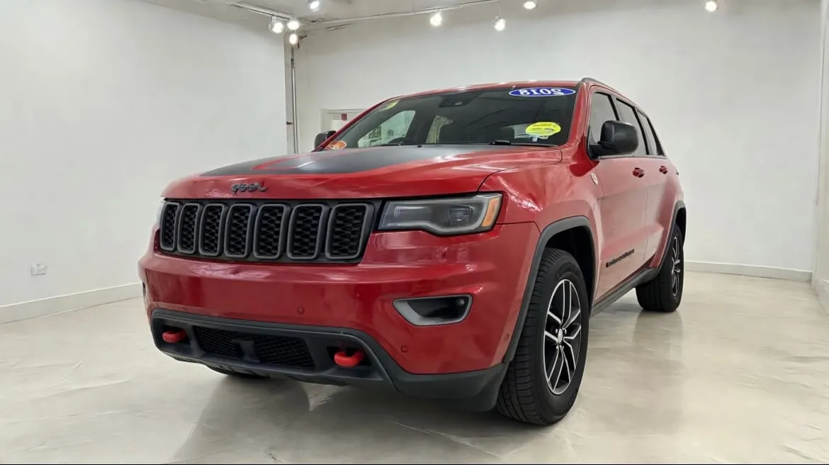 Red 2018 JEEP GRAND CHEROKEE TRAILHAWK for sale in Scottsburg, IN