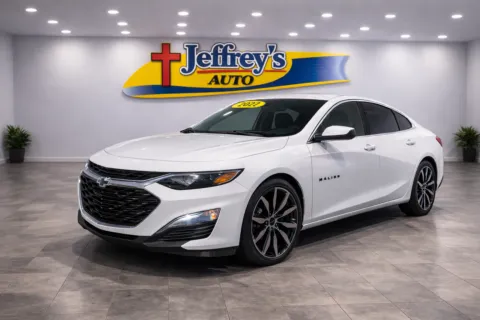 White 2022 CHEVROLET MALIBU RS for sale in Scottsburg, IN