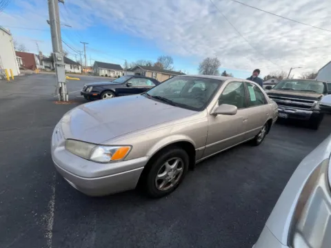 Another view of 1998 TOYOTA CAMRY CE for sale in Scottsburg, IN at Jeffrey's Auto Exchange, Inc.