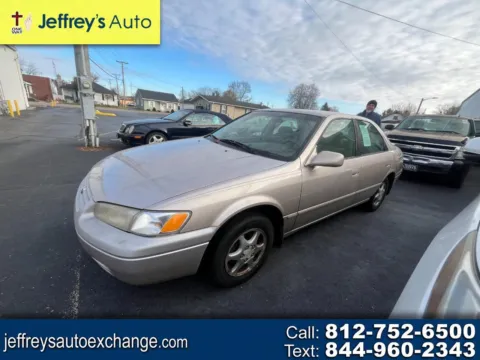 Gold 1998 TOYOTA CAMRY CE for sale in Scottsburg, IN