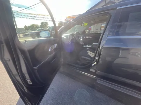 More photos of 2017 CHEVROLET EQUINOX LT at Jeffrey's Auto Exchange, Inc., IN