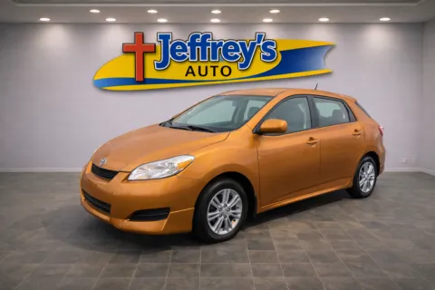 Gold 2009 TOYOTA MATRIX S for sale in Scottsburg, IN