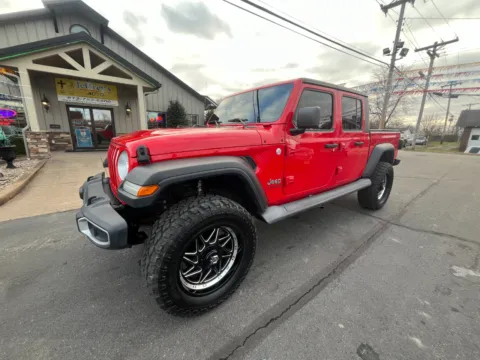Photos of 2020 JEEP GLADIATOR OVERLAND for sale in Scottsburg, IN at Jeffrey's Auto Exchange, Inc.
