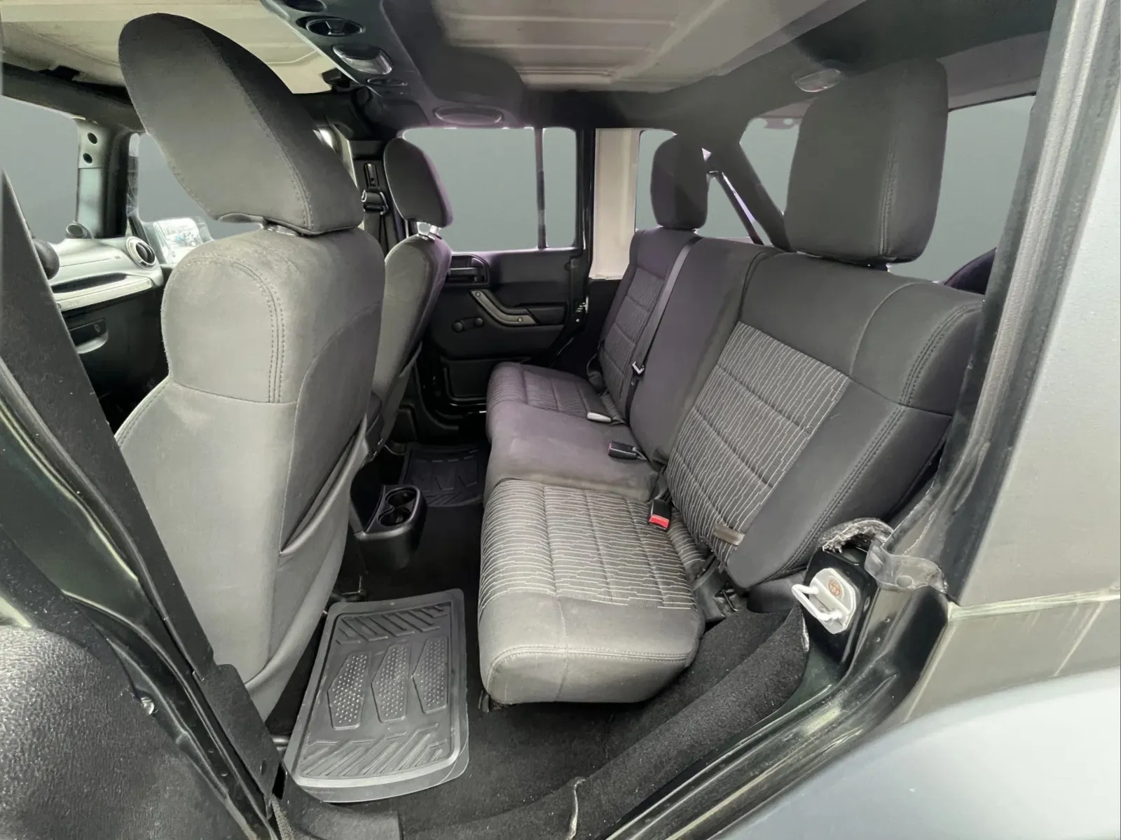 2011 Jeep Wrangler Unlimited Sport - Photo 12