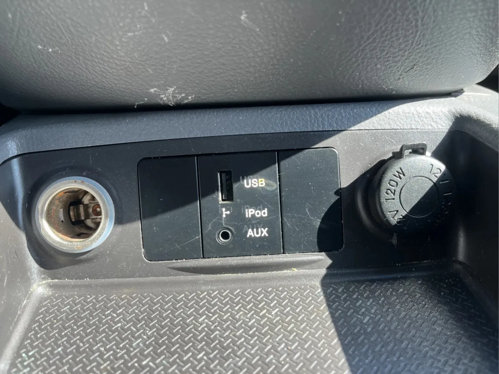 2011 Hyundai Santa Fe SE - Photo 9