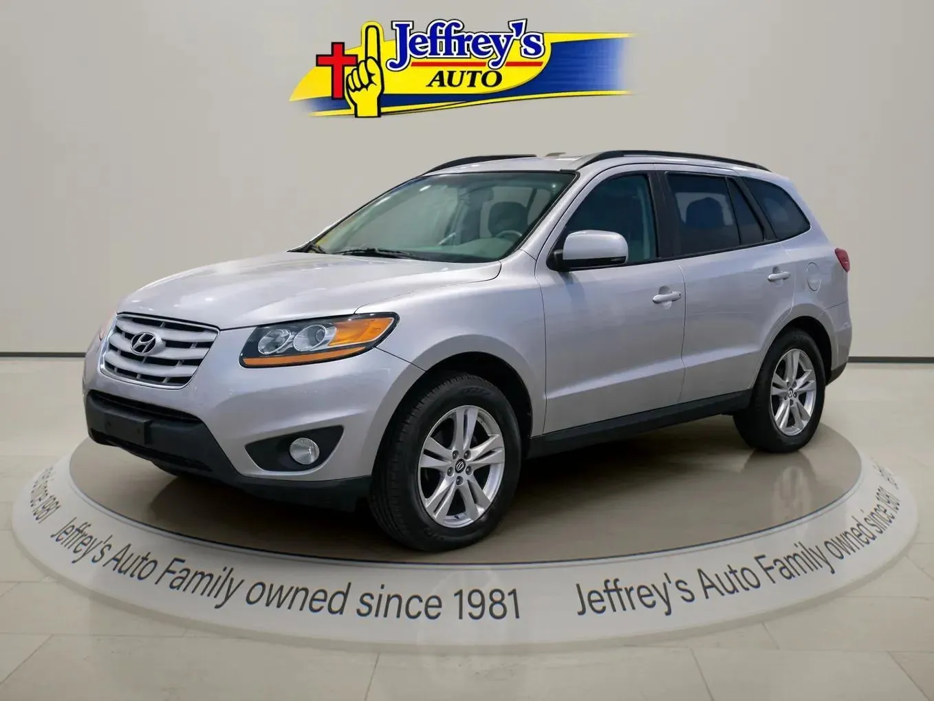 Silver 2011 HYUNDAI SANTA FE SE for sale in Scottsburg, IN