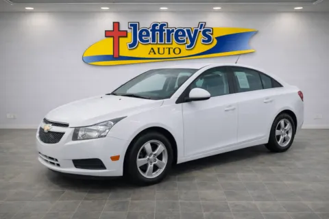 White 2013 CHEVROLET CRUZE 1LT AUTO for sale in Scottsburg, IN