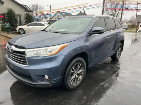 Photos of 2016 TOYOTA HIGHLANDER XLE for sale in Scottsburg, IN at Jeffrey's Auto Exchange, Inc.