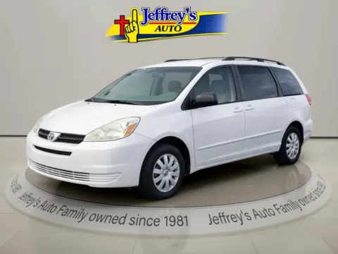 White 2005 TOYOTA SIENNA CE 7 PASSENGER for sale in Scottsburg, IN