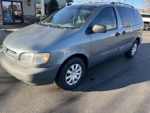 Photos of 2000 TOYOTA SIENNA LE for sale in Scottsburg, IN at Jeffrey's Auto Exchange, Inc.