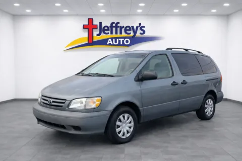 Blue 2000 TOYOTA SIENNA LE for sale in Scottsburg, IN