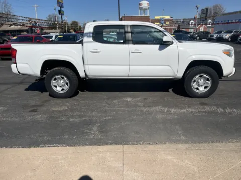 More photos of 2016 TOYOTA TACOMA SR V6 at Jeffrey's Auto Exchange, Inc., IN