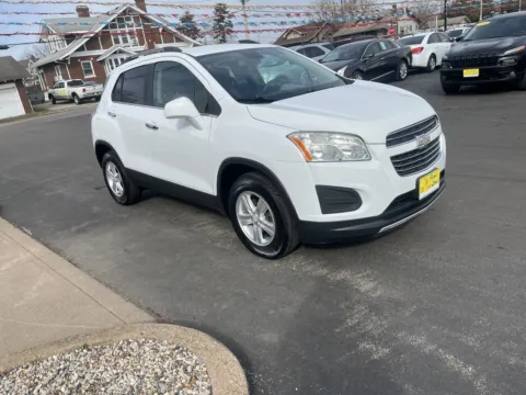 White 2016 CHEVROLET TRAX LT for sale in Scottsburg, IN