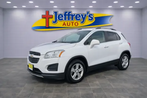 White 2016 CHEVROLET TRAX LT for sale in Scottsburg, IN