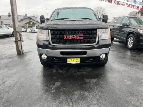 Another view of 2011 GMC SIERRA 2500HD SLE for sale in Scottsburg, IN at Jeffrey's Auto Exchange, Inc.