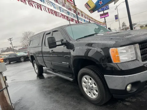 More photos of 2011 GMC SIERRA 2500HD SLE at Jeffrey's Auto Exchange, Inc., IN