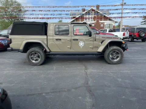 More photos of 2020 JEEP GLADIATOR RUBICON at Jeffrey's Auto Exchange, Inc., IN