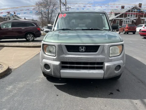 Another view of 2004 HONDA ELEMENT EX for sale in Scottsburg, IN at Jeffrey's Auto Exchange, Inc.