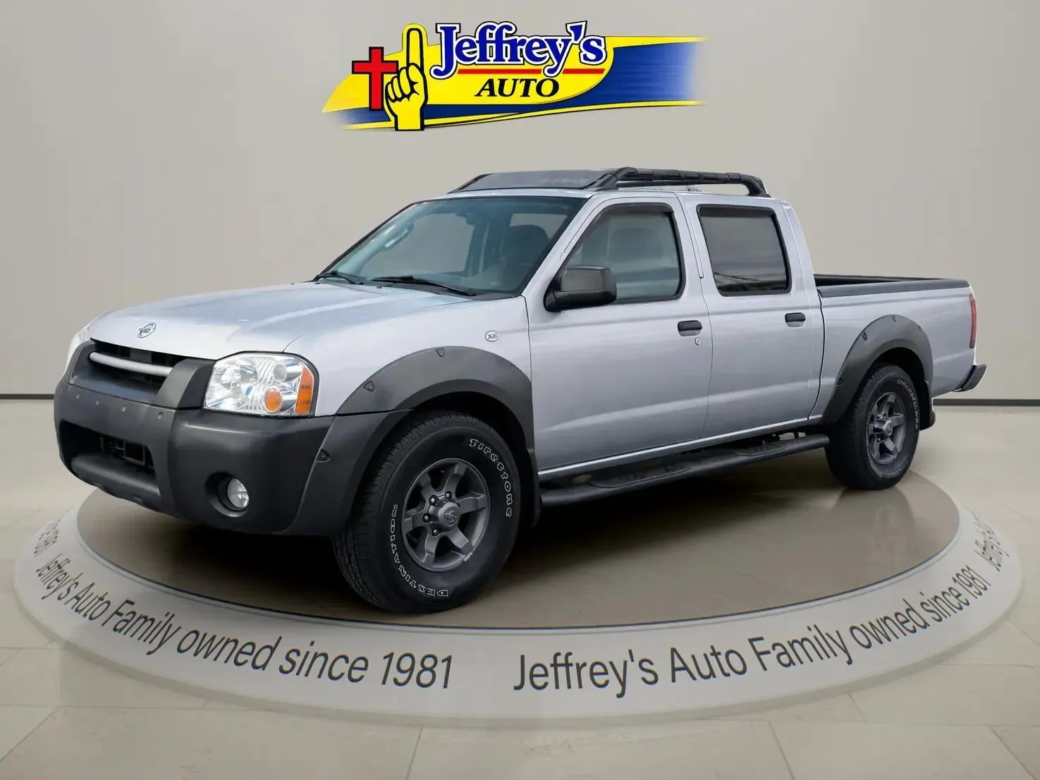 Silver 2002 NISSAN FRONTIER XE-V6 for sale in Scottsburg, IN