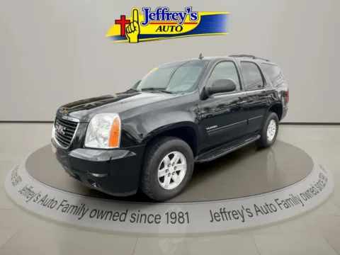 Black 2011 GMC YUKON SLT for sale in Scottsburg, IN
