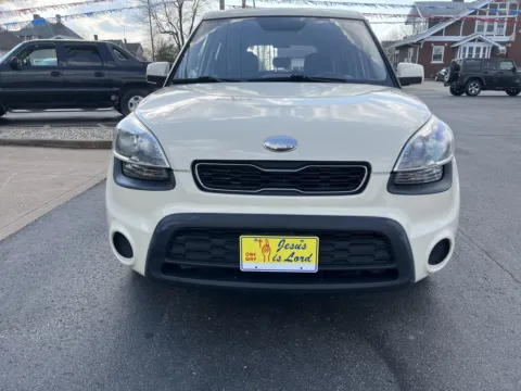 Photos of 2013 KIA SOUL BASE for sale in Scottsburg, IN at Jeffrey's Auto Exchange, Inc.