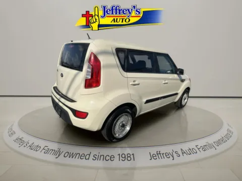 More photos of 2013 KIA SOUL BASE at Jeffrey's Auto Exchange, Inc., IN