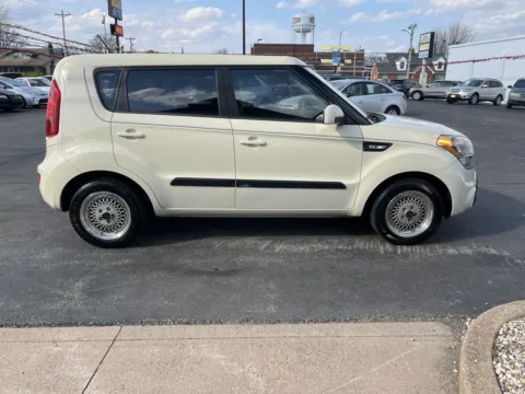 More photos of 2013 KIA SOUL BASE at Jeffrey's Auto Exchange, Inc., IN