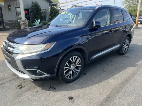 Blue 2018 MITSUBISHI OUTLANDER SE for sale in Scottsburg, IN