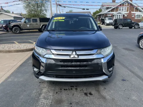 Photos of 2018 MITSUBISHI OUTLANDER SE for sale in Scottsburg, IN at Jeffrey's Auto Exchange, Inc.