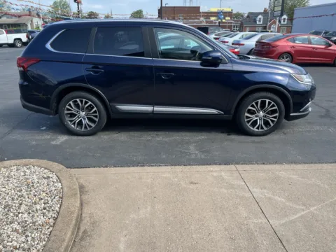 More photos of 2018 MITSUBISHI OUTLANDER SE at Jeffrey's Auto Exchange, Inc., IN