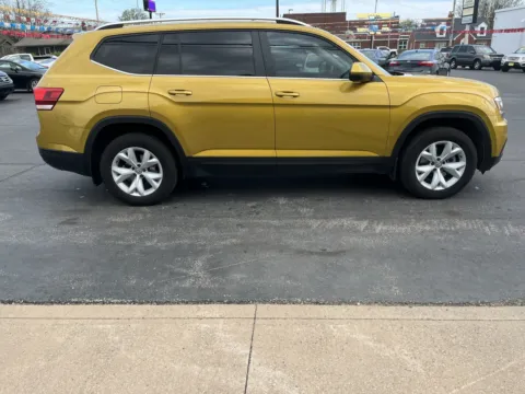 More photos of 2018 VOLKSWAGEN ATLAS V6 SE 4MOTION at Jeffrey's Auto Exchange, Inc., IN