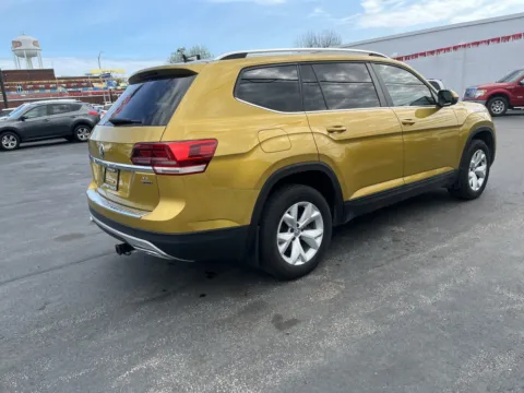 More photos of 2018 VOLKSWAGEN ATLAS V6 SE 4MOTION at Jeffrey's Auto Exchange, Inc., IN