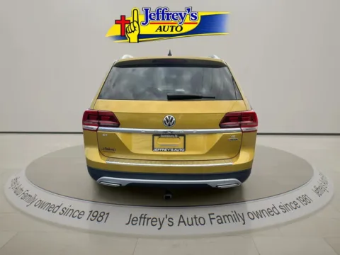 More photos of 2018 VOLKSWAGEN ATLAS V6 SE 4MOTION at Jeffrey's Auto Exchange, Inc., IN