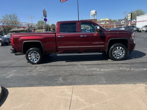 More photos of 2017 GMC SIERRA 2500HD DENALI at Jeffrey's Auto Exchange, Inc., IN