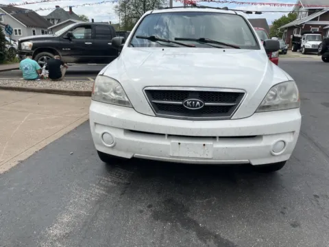 Photos of 2006 KIA SORENTO LX for sale in Scottsburg, IN at Jeffrey's Auto Exchange, Inc.