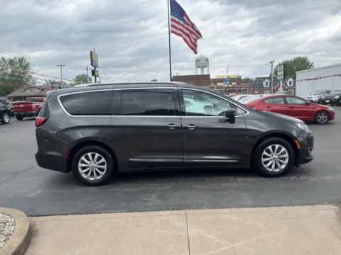More photos of 2019 CHRYSLER PACIFICA TOURING L at Jeffrey's Auto Exchange, Inc., IN