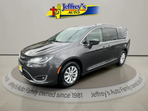 Gray 2019 CHRYSLER PACIFICA TOURING L for sale in Scottsburg, IN